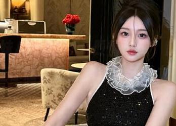 吉他妹妹Asagiriai倾情演绎，超赞cos图包让你感受青春的律动与活力！.txt
