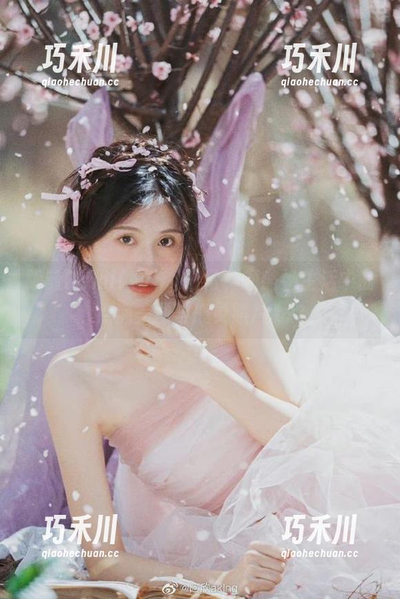 跟随Dami(퀸다미)日常，领略她生活中的点滴美图与心灵照片.txt