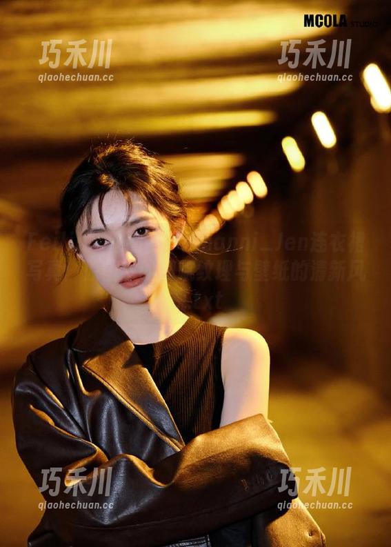 Feilin嗲囡囡 - Jennanni_Jen连衣裙写真：原图中的细腻纹理与壁纸的清新风貌.txt