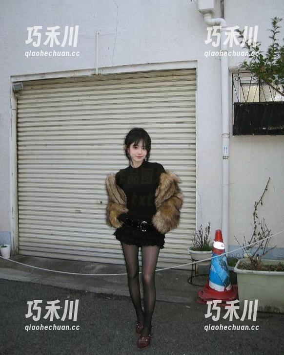 GIRLT果团网 - 走进周琰琳LIN的黑丝世界，畅享她写真作品图包的唯美与性感！.txt