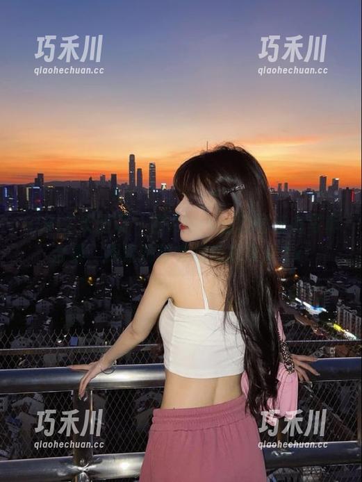 GIRLT果团网 - 甜Abby的校园魅力写真合集：探索她独特视角的作品.txt