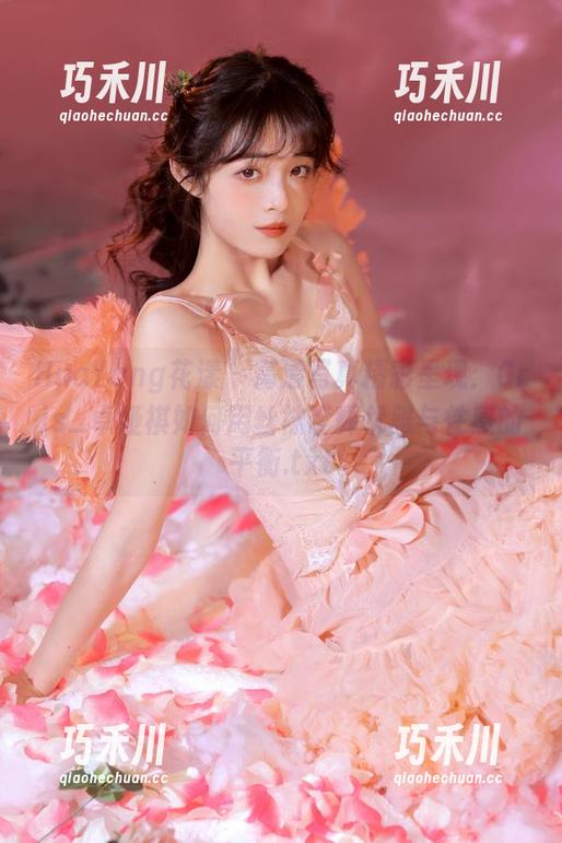 HuaYang花漾 - 高清写真精彩呈现：Cris_卓娅祺如何用丝袜诠释优雅与性感的平衡.txt