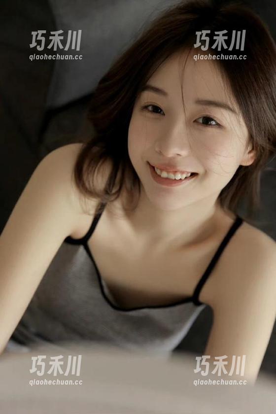 HuaYang花漾 - 突破视觉界限：赵惟依coco少女写真壁纸合集，带来惊艳体验！.txt