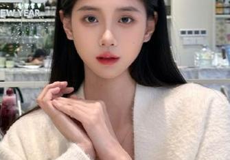 IMZSOCK爱美足 – 在线畅游：美琳学妹携手你走进她的摄影图集，体验美的瞬间.txt