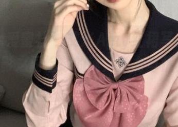 IMiss爱蜜社 – 艾米Amy红裙写真作品：在光影之间绽放的迷人魅力与优雅姿态.txt