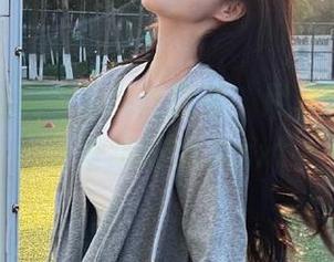 山茶摄影倾情呈现丝泡茶，尽享精美写真与壁纸的魅力.txt
