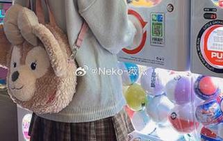 品味Neko薇薇办公室图集：下载她展现的优雅职场形象.txt