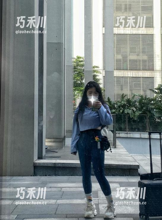 神明巫女写真作品重磅更新，NinJa阿寨寨以独特视角捕捉灵魂之美.txt