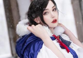 捕捉夏日气息:Sayathefox分享她的海滩随拍与个性cos风格.txt
