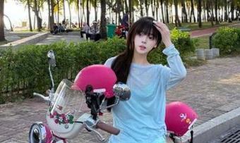 TouTiao头条女神 – 周思超的圣诞写真:用图片记录下每一个温馨的节日瞬间.txt