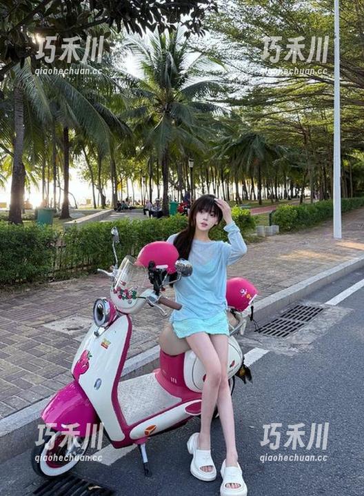 TouTiao头条女神 - 周思超的圣诞写真：用图片记录下每一个温馨的节日瞬间.txt