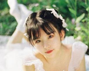TouTiao头条女神 – 深入娜露旅拍合集：分享她此次旅行中的唯美瞬间与感动.txt
