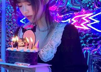 TouTiao头条女神 – 幻雪儿中介小姐姐的黑丝诱惑,尽在在线高清写真,每一帧都让你心动!.txt