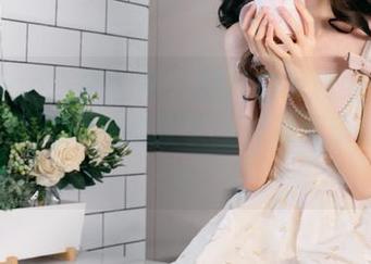 TouTiao头条女神 – 翻开白一晗学妹的写真集,原图背后的故事让人津津乐道!.txt