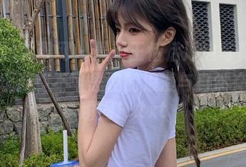 UGirls尤果网 – 最新王恬恬海边写真，美图呈现那些不可思议的浪漫与自然交汇的瞬间！.txt
