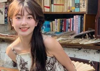 UGirls尤果网 – 发现精致生活：陈怡曼吊带写真在线资源，点亮你的审美之旅.txt