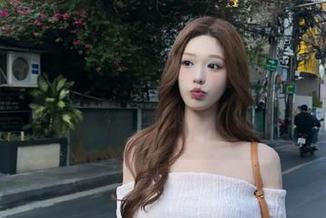 UGirls尤果网 – 一览无余：陈怡曼办公室写真之中的图库精华与资源分享.txt