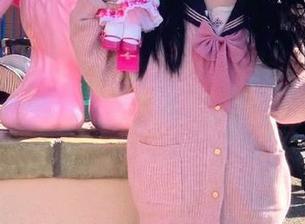 UGirls尤果网 – 霓梓心网袜最新写真资源，亲密无间，展现迷人魅力，快来看看吧！.txt