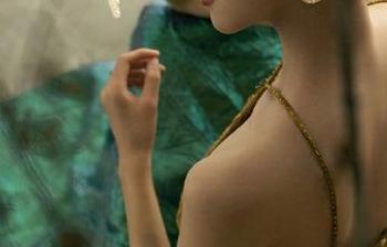UXING优星馆 – 羊羊Suger女仆的奇幻旅程：精选写真与缤纷作品合集.txt