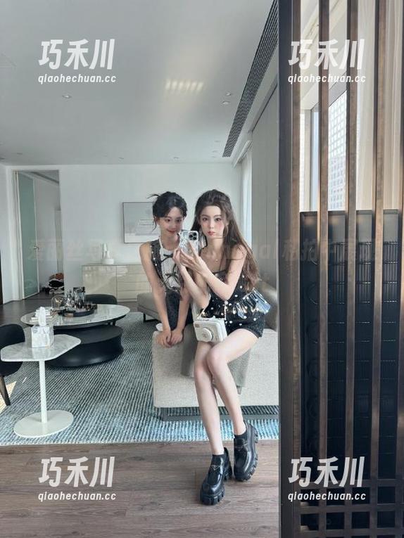 Vinnegal 爱丽丝写真之旅:Vinnegal私拍中展现的无尽创意.txt