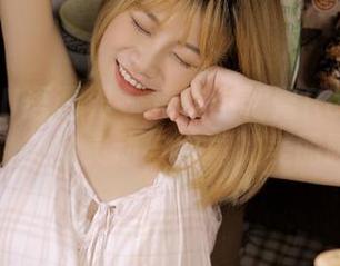 XIAOYU语画界 – 精选小海臀Rena的棉袜作品，捕捉灵动与纯真的美丽瞬间.txt