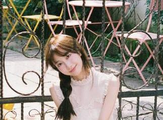 XIAOYU语画界 – 黄乐然最新JK美图写真,绽放青春与时尚的完美结合.txt