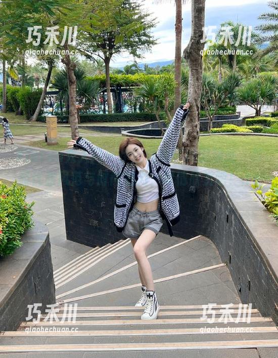 Xiuren秀人网 - 伊雪儿吊带美图精选，尽显优雅风范与时尚魅力，尽情欣赏吧！.txt
