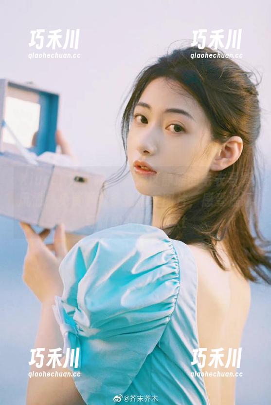 Xiuren秀人网 - 探索区静瑶的毛衣写真风情，免费下载多张精美图片，感受温暖与时尚交融！.txt