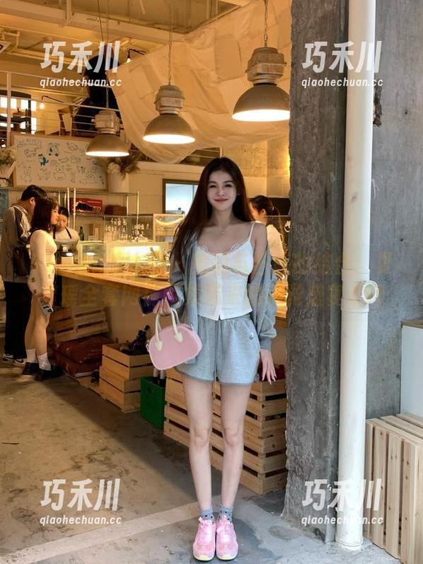 Xiuren秀人网-夏馨瑶 Xiuren秀人网 - 美丽与性感的结合:夏馨瑶全套网袜图集带来的视觉盛宴.txt