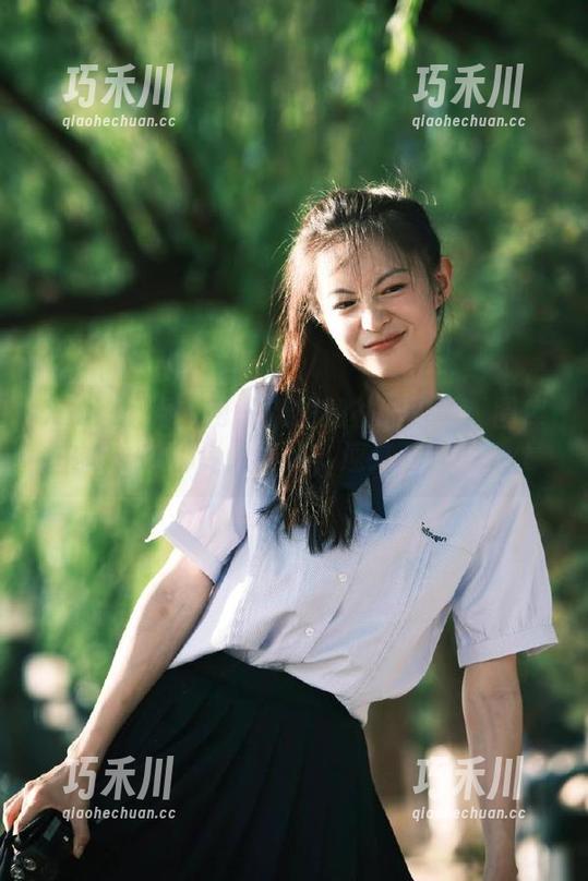Xiuren秀人网 - 娜露的礼服故事：图库中每一帧都令人着迷，速来下载！.txt