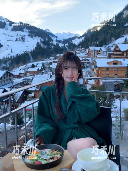 Xiuren秀人网 - 孟狐狸FoxYini裸足写真作品集，带你领略她优雅与自然的独特交融.txt