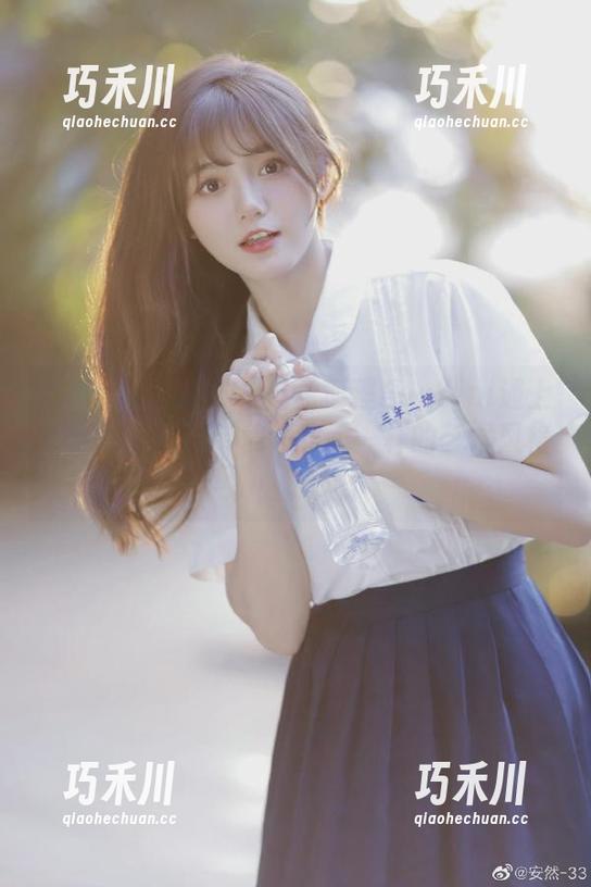 Xiuren秀人网 - 当孟狐狸FoxYini遇上裤里丝，原图带你领略不一样的艺术风格！.txt