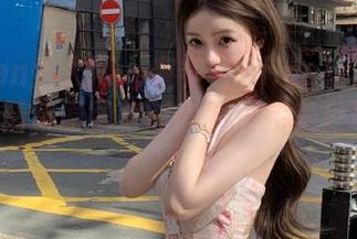 Xiuren秀人网 – 容容容Alice短裙风格写真，精致原图与时尚图包完美呈现！.txt
