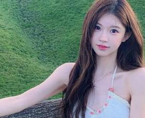 Xiuren秀人网 – 小薯条nienie的护士写真图集：用镜头定格优雅与温暖的瞬间.txt
