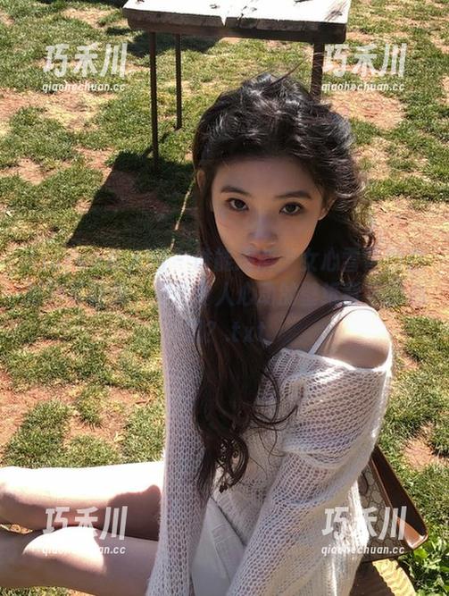 Xiuren秀人网-少女心雪雪 Xiuren秀人网 - 谁能理解少女心雪雪的白衬衫写真里,那些令人心动的壁纸背后的心思?.txt