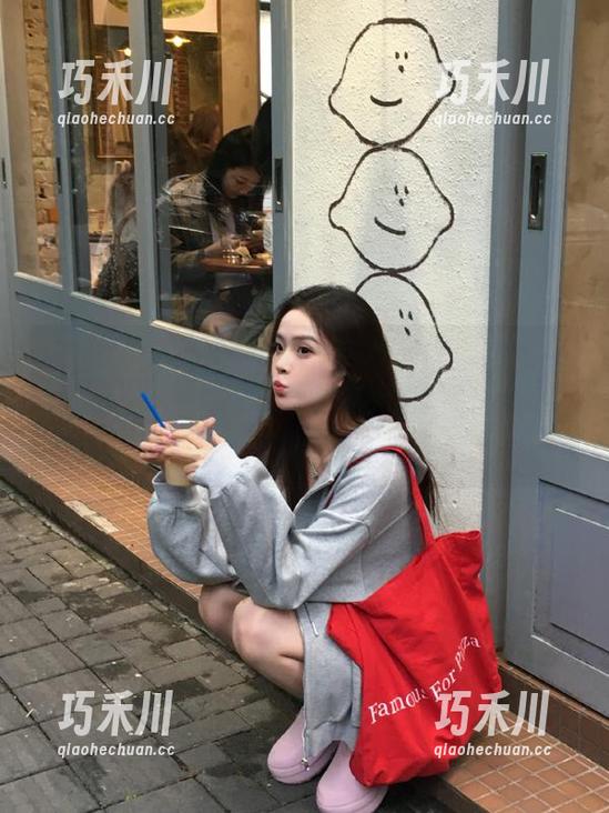 Xiuren秀人网-林文文 Xiuren秀人网 - 林文文带你畅游比基尼世界,全新照片合集展现无与伦比的海滩魅力!.txt