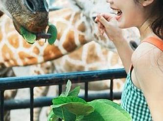 Xiuren秀人网 – 穿制服的田兮白，私房合集看她如何把无厘头与美丽结合，笑翻全场！.txt
