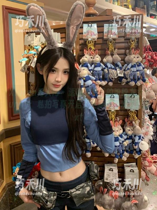 Xiuren秀人网 - 透明视角下的盼盼龙女sunny：私拍写真开启了全新的艺术之旅.txt