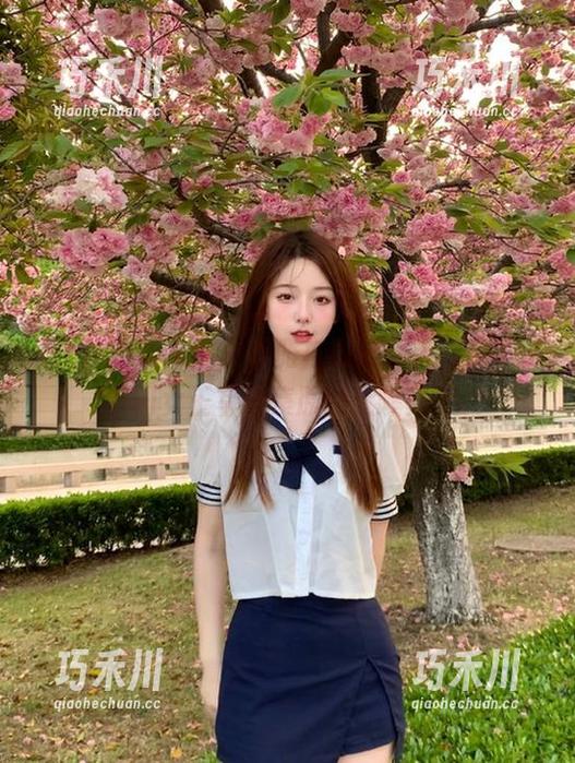 Xiuren秀人网 - 优雅与力量并存，糯美子Mini女王写真集原图大曝光.txt