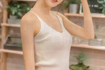Xiuren秀人网 – 精选芭比KIKI秘书写真合集：呈现她的优雅与时尚图片.txt