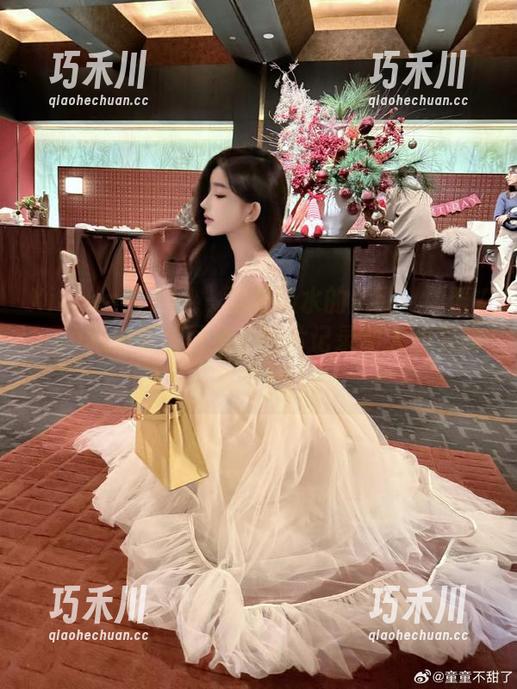 Xiuren秀人网 - 清澈如水的美丽：雨瞳Yoyo私拍泳装图集，图片记录动人心弦的瞬间.txt