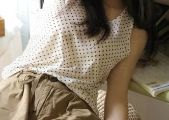 YouMi尤蜜荟 – 不柠bling写真精选作品：穿梭于套装中的青春与优雅.txt