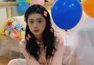 最新作品上线!ZinieQ女神异闻录5高卷杏圣诞版展现节日绚丽风采!.txt