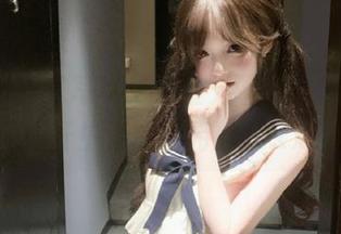 ZinieQ居家写真：无圣光下的私密时光，揭开生活的独特韵味.txt