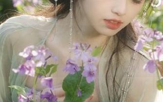 beautyleg – 跟随Julia的步伐，一起分享她的绚丽礼服套图吧！.txt