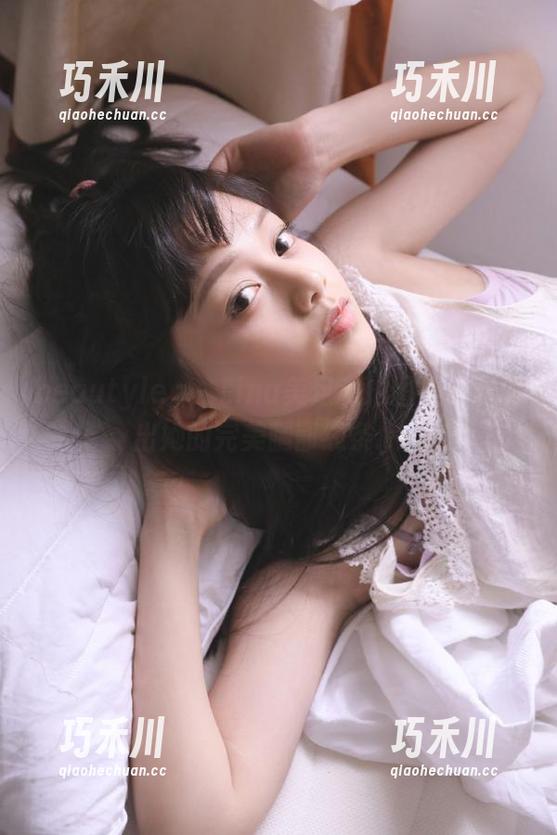 beautyleg - Lina美足私拍图集，展现出她的完美腿部线条.txt