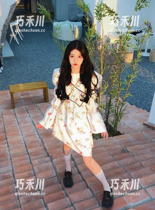 pans - 校园风情：苏琪的私拍资源带你走进校服的梦幻世界.txt