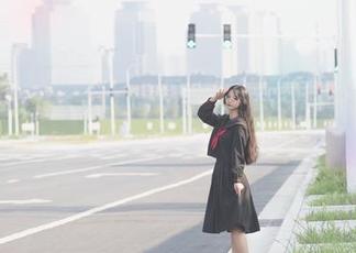 yuuhui玉汇的黑白写真图册：未开封的艺术魔盒，里面全是你没见过的幽默！.txt