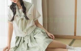 拥抱时尚与美丽，サク(saku)私房写真集与Fantia2023年图包齐齐登场！.txt