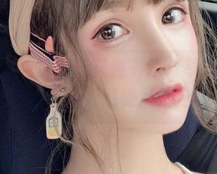 邀你一起欣赏一千只猫薄禾分享的蔚蓝档案阿洛娜原图，感受风格之美.txt